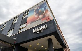 Miami Hotel Melbourne